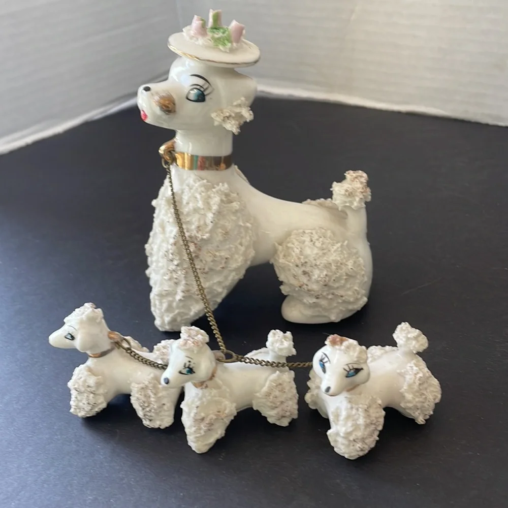 Vintage Spaghetti white Poodle Mom out with 3 Pups